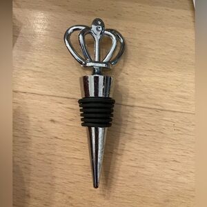 Wine Stopper Decorative Crown  - Silver - NIB